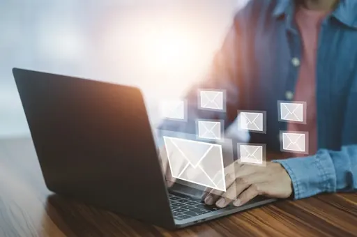 Imagem de capa do artigo: E-mail Marketing : quelles sont les meilleures pratiques en 2024 Imagem de capa do artigo: E-mail Marketing : quelles sont les meilleures pratiques en 2024