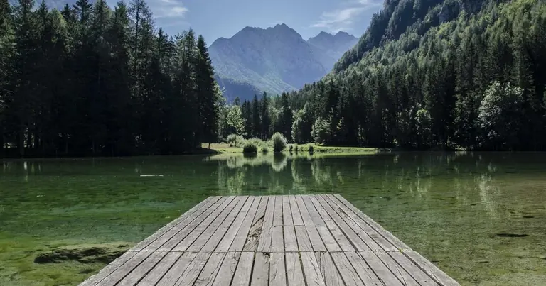 Google AI Overviews : ce qui a changé et comment se classer dans les réponses IA Image de couverture: Google AI Overviews : ce qui a changé et comment se classer dans les réponses IA